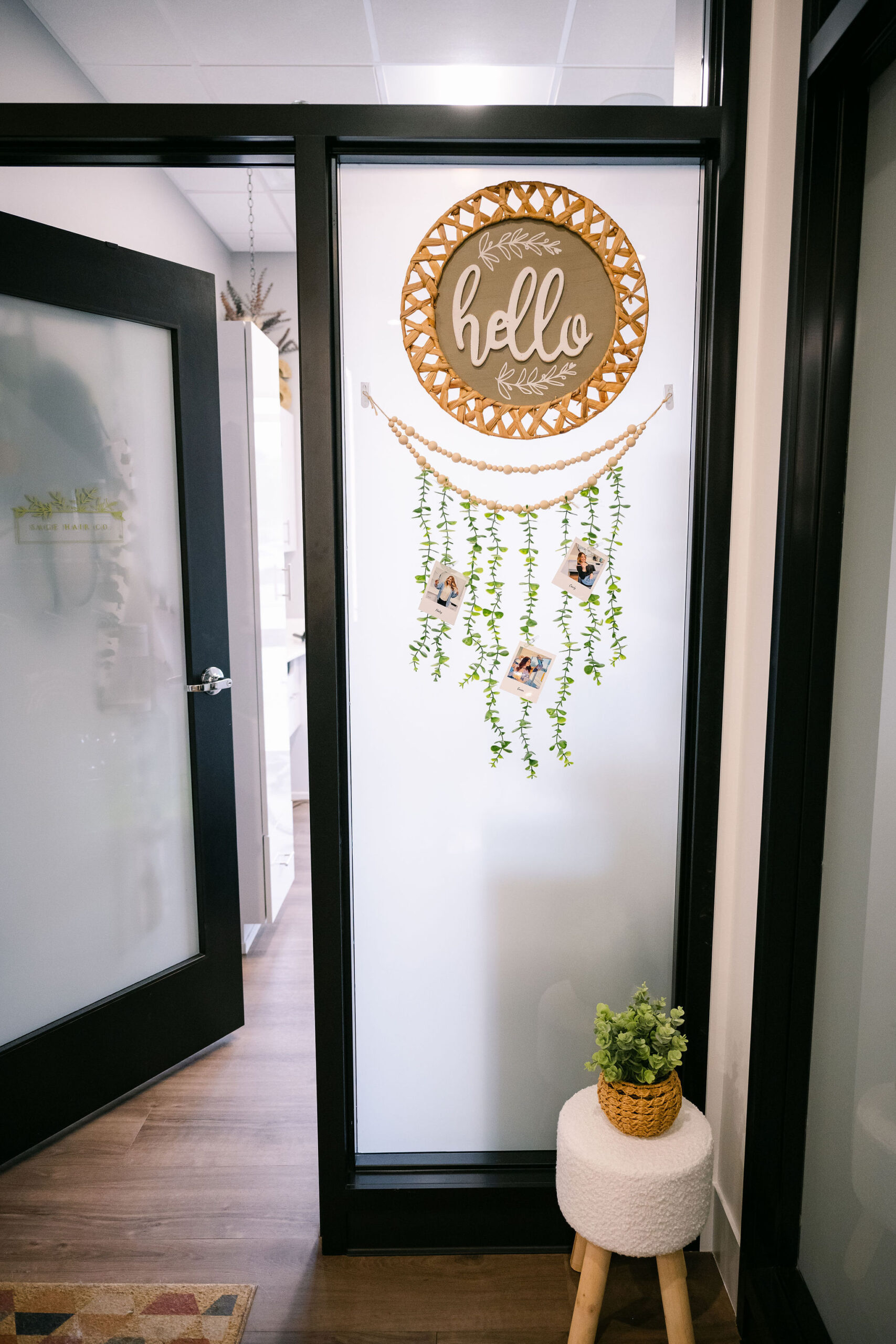 7 Salon Suites suite detail