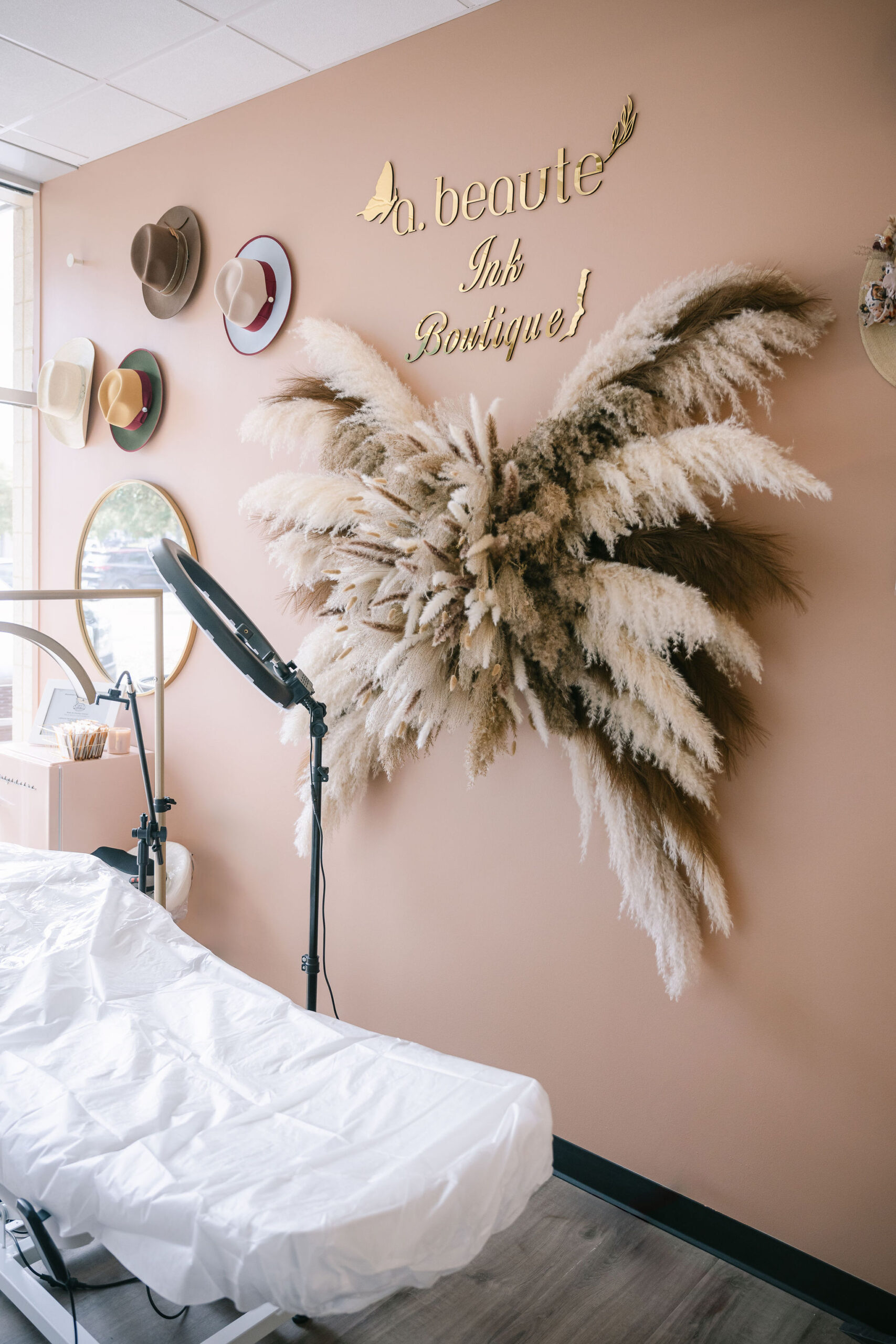 7 Salon Suites interior